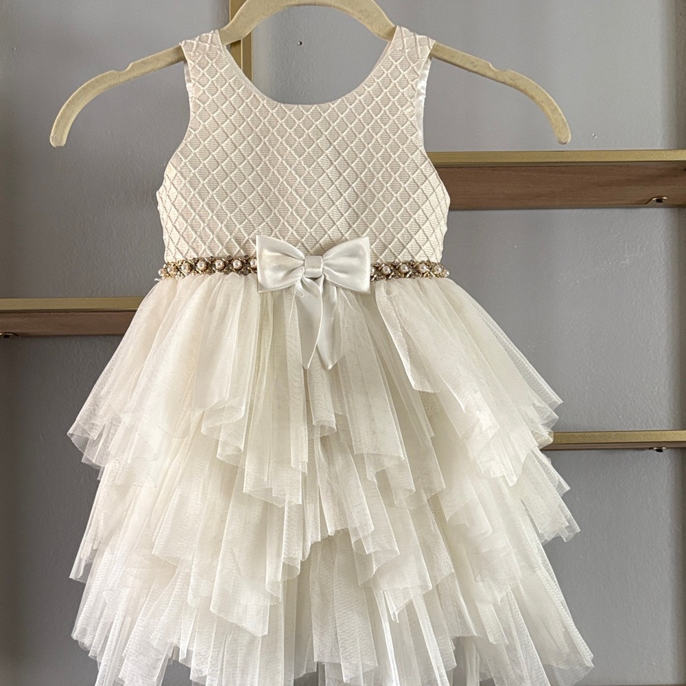 Elegant White Layered Dress with Bow